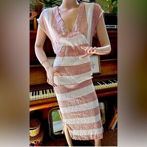 Lovestitch Midi Dress Size Large, Colors are Mauve and White